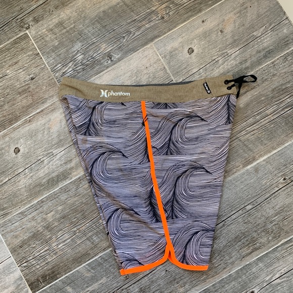 Hurley board shorts - Picture 5 of 6